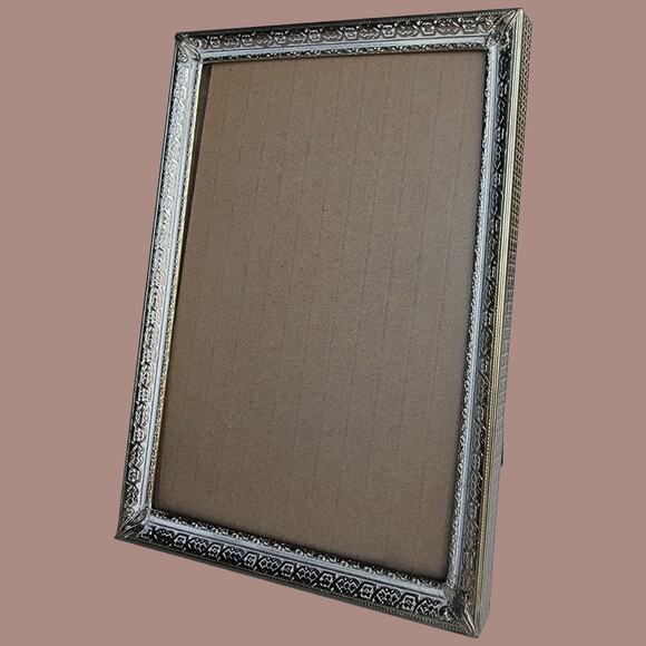 Vintage Fancy Gold Tone 5x7 Picture Frames with Easel Backs, Set of Two - Picture 4 of 6